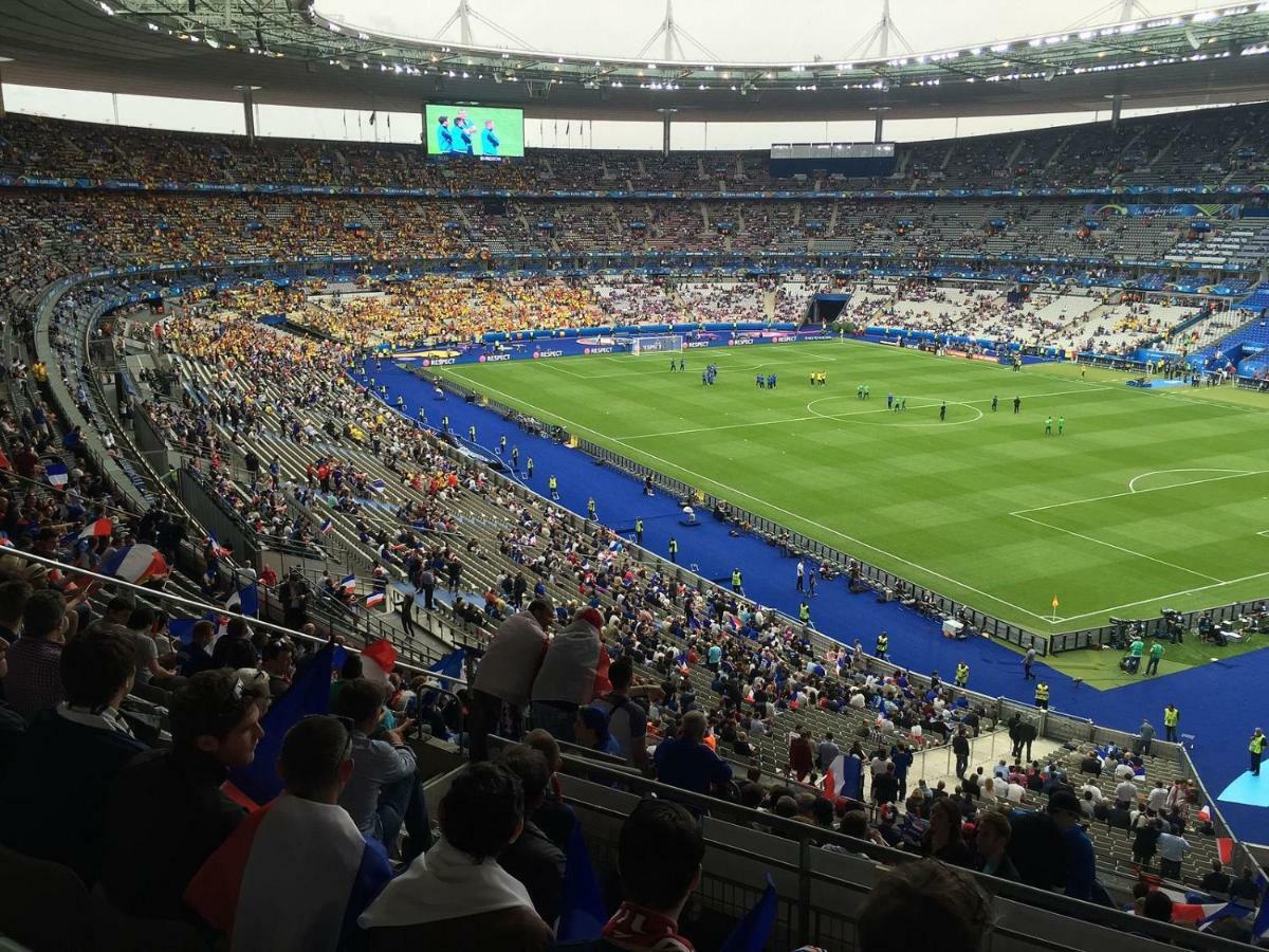 F2 Paris 10Eme Gare Du Nord - Stade De France - Parking Lejlighed Saint-Denis  Eksteriør billede